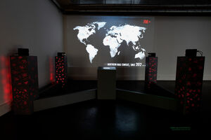 Frontières et projections