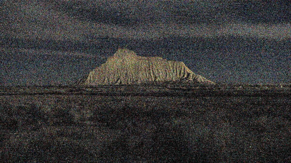 Anne-Charlotte Finel / Capture vidéo “Military Mountain”, musique de Luc Kheradmand, 2016, HD couleur, boucle © Anne-Charlotte Finel