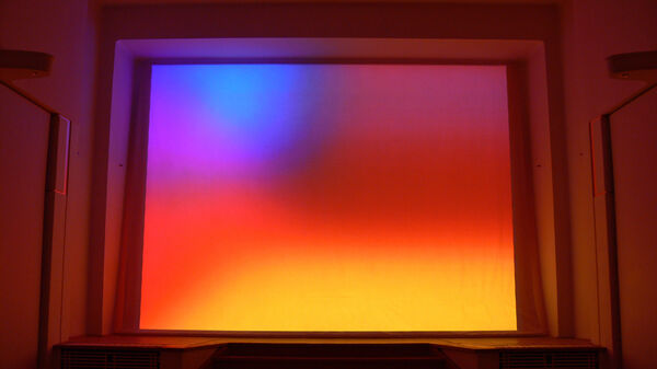 Lola Meotti / Couleurs et fanfares | projection vidéo sonore, 64', dimensions variables | vue de l'exposition No world without gravity à La Loge, Bruxelles © Lola Meotti